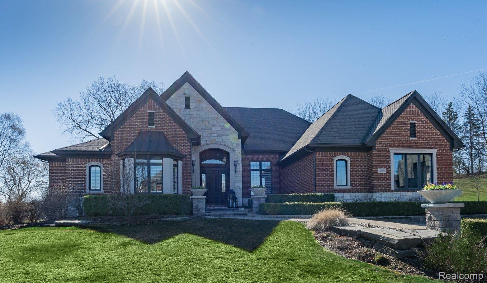 599 Wellington Circle Rochester, MI 48309 - Photo 1 of 39