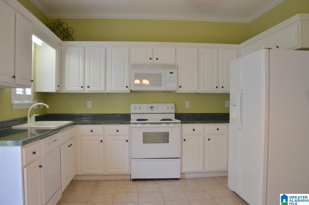 241 High Ridge Drive Pelham, AL 35124 - Photo 4 of 17