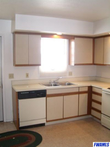 891 Rainbow Road Geneva, IN 46740 - Photo 5 of 16 Gallery Image 5