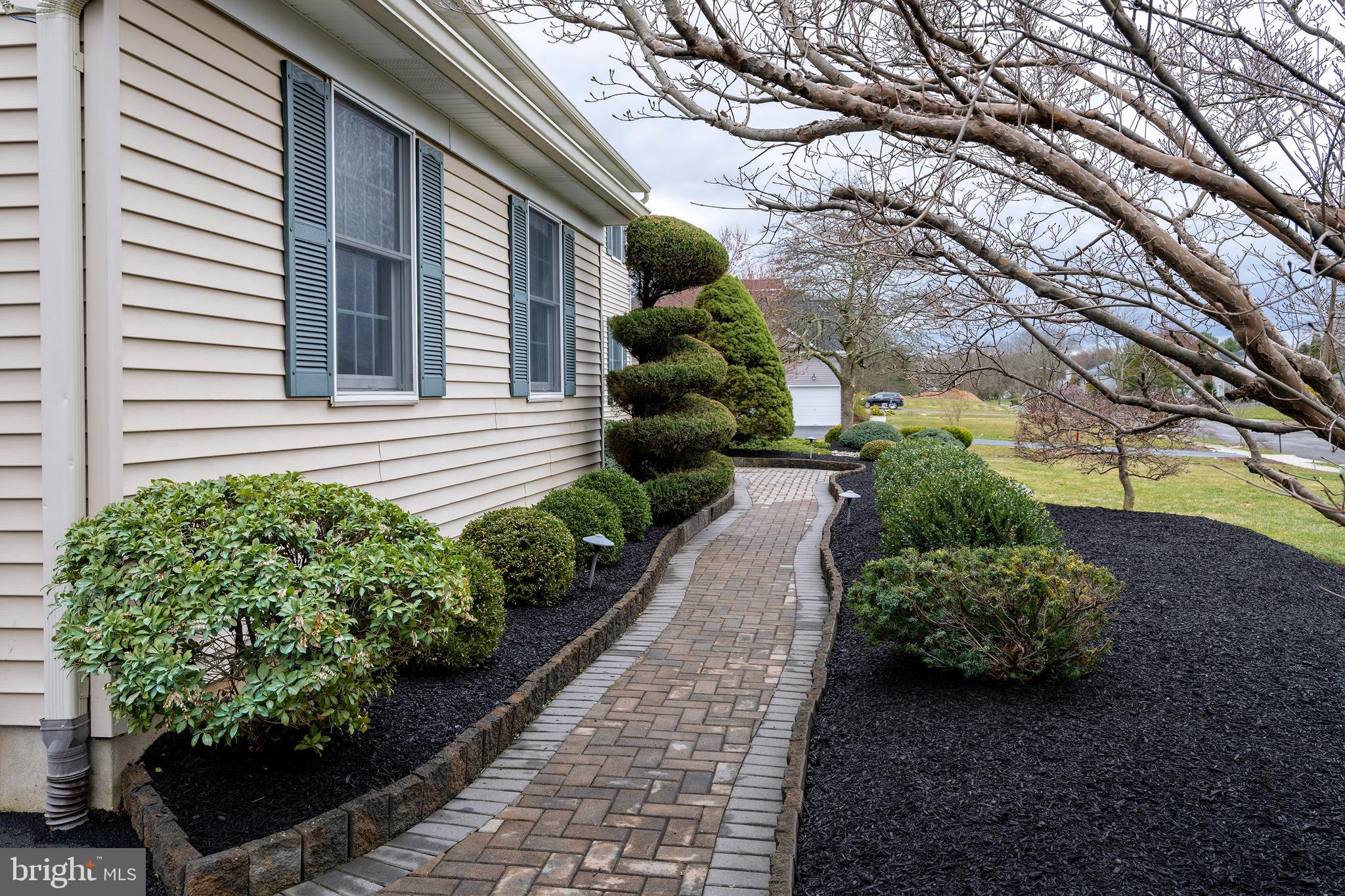 16 Priory Road West Windsor, NJ 08550 - Photo 4 of 33