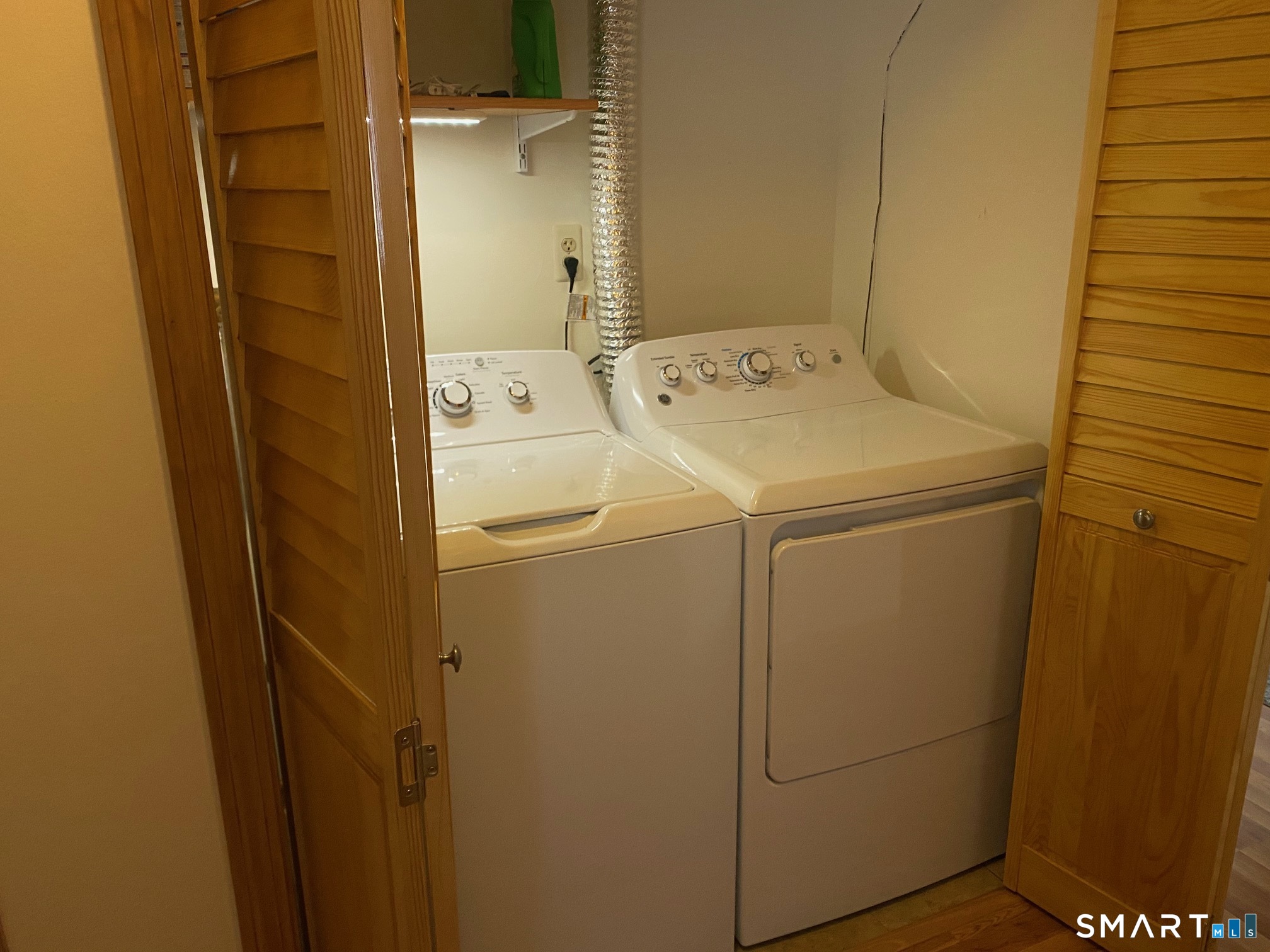 155 Redstone Hill Road, Unit 60 Bristol, CT 06010 - Photo 3 of 19