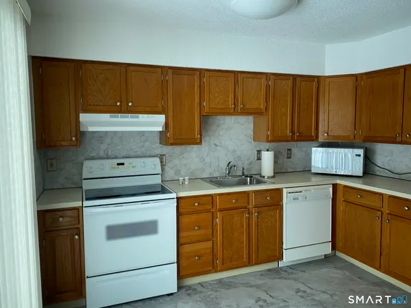 $229,000 | 155 Redstone Hill Road, Unit 60, Bristol, CT 06010