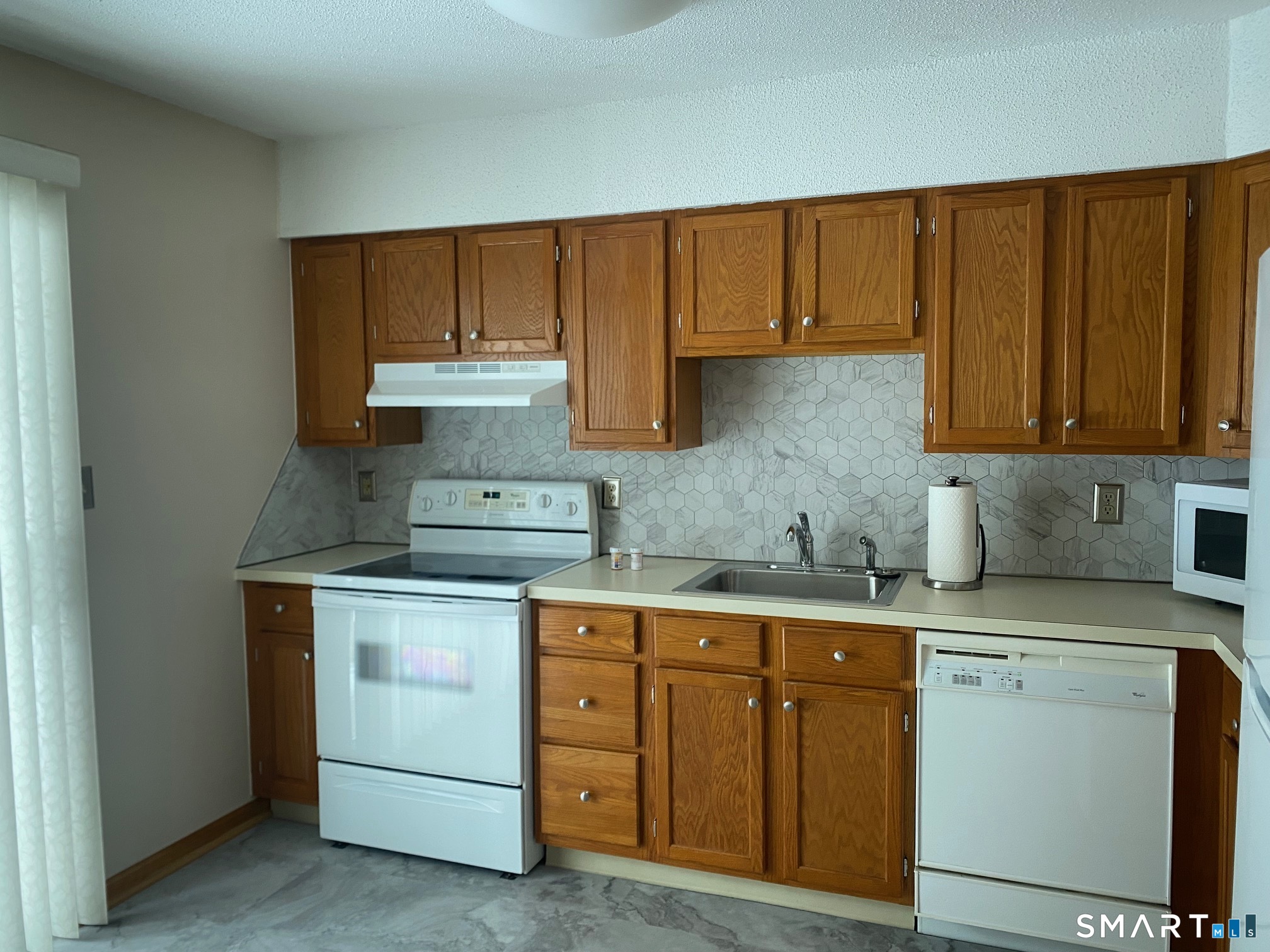 155 Redstone Hill Road, Unit 60 Bristol, CT 06010 - Photo 7 of 19