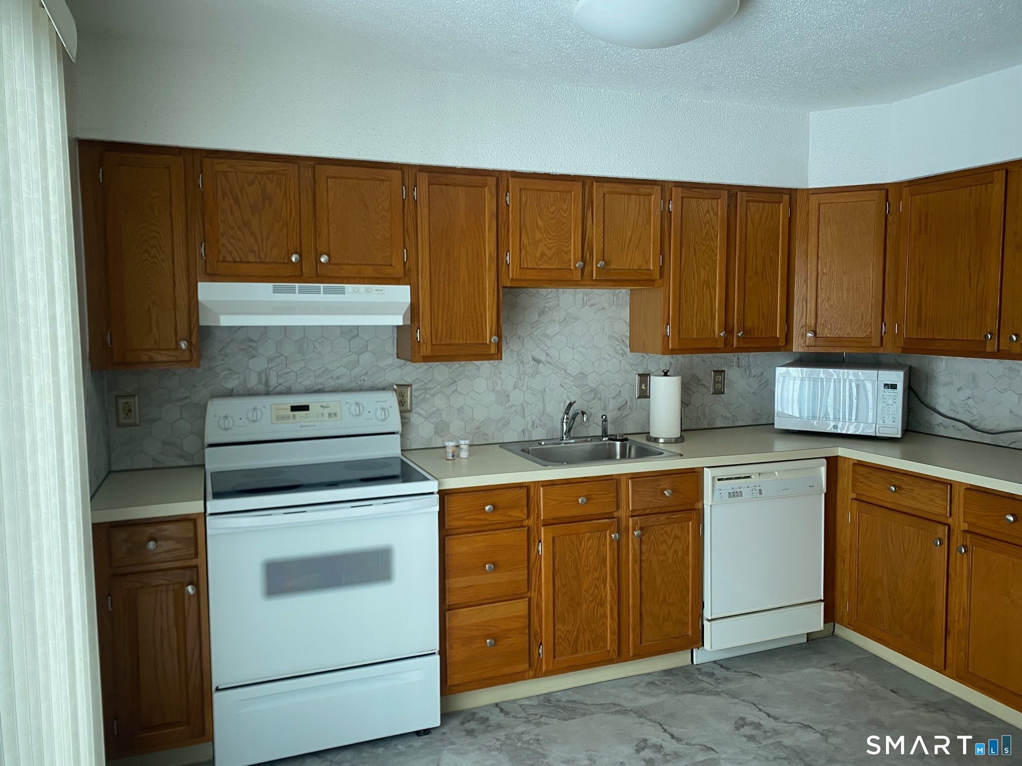 155 Redstone Hill Road, Unit 60 Bristol, CT 06010 - Photo 8 of 19