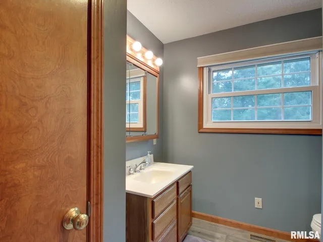 $429,900 | 2834 Glenview Drive, Quincy, IL 62305