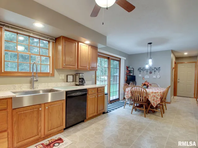 $429,900 | 2834 Glenview Drive, Quincy, IL 62305