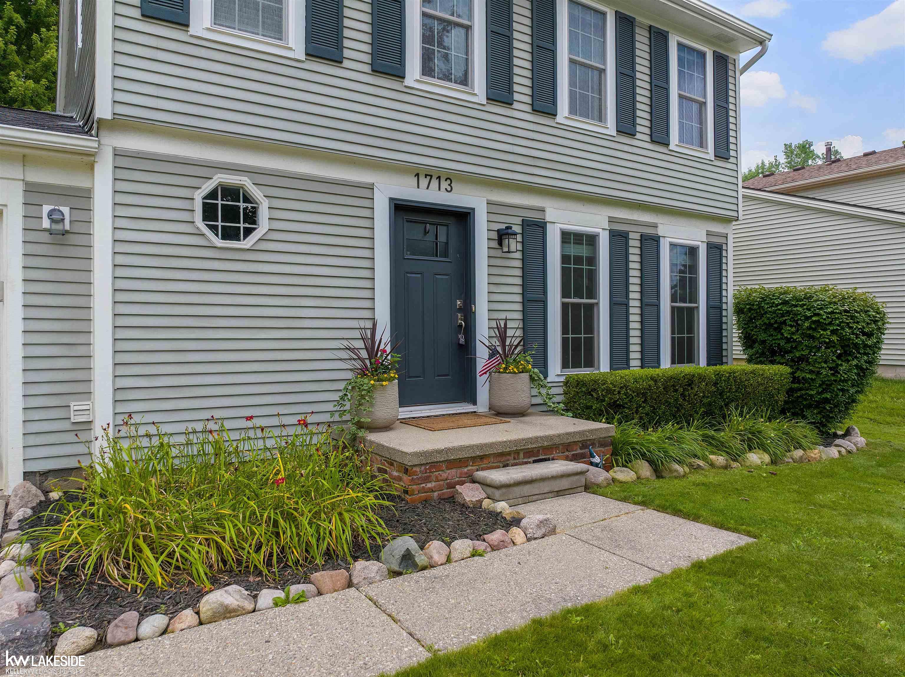 1713 Morningside Lane Rochester, MI 48307 - Photo 3 of 43 50150556-37ee9577-37c7-44fb-87fc-a9e0aaef8ef1.JPG