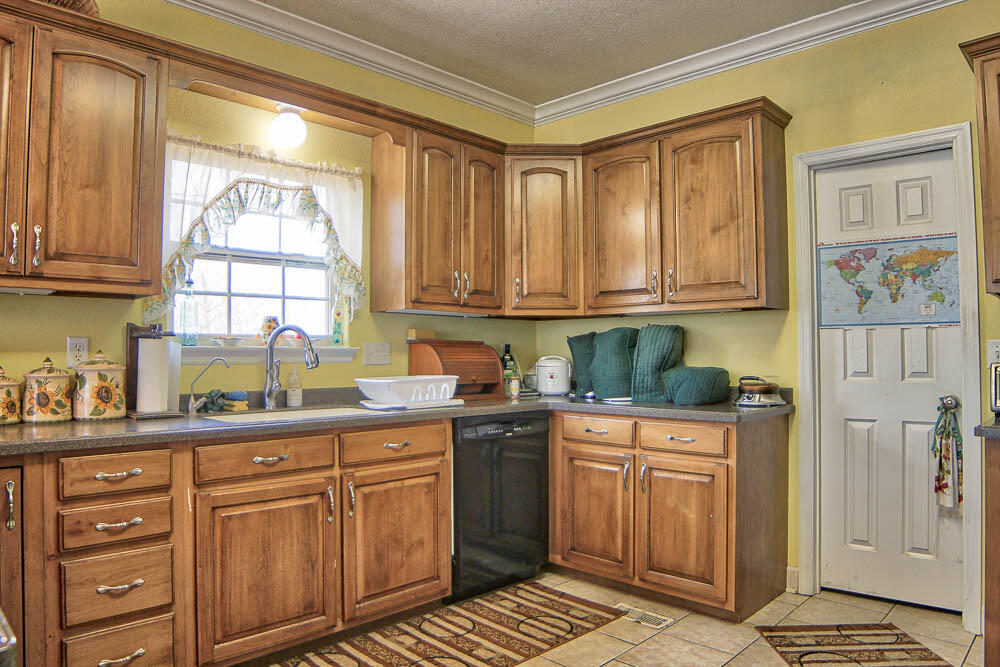 103 Deer Ridge Lane Rock Spring, GA 30739 - Photo 11 of 24 kitchen 2_edit