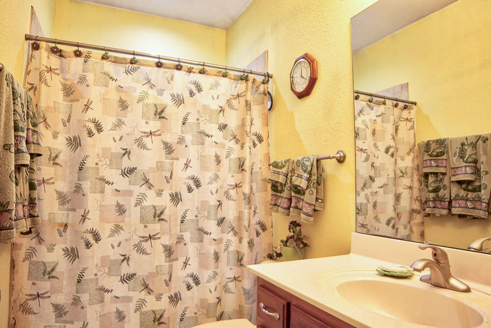 103 Deer Ridge Lane Rock Spring, GA 30739 - Photo 18 of 24 _hallway bath_edit