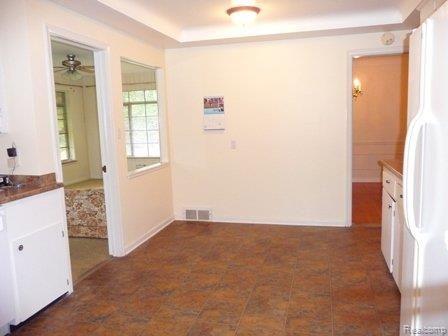 679 North Renaud Road Grosse Pointe, MI 48236 - Photo 6 of 18 Kitchen