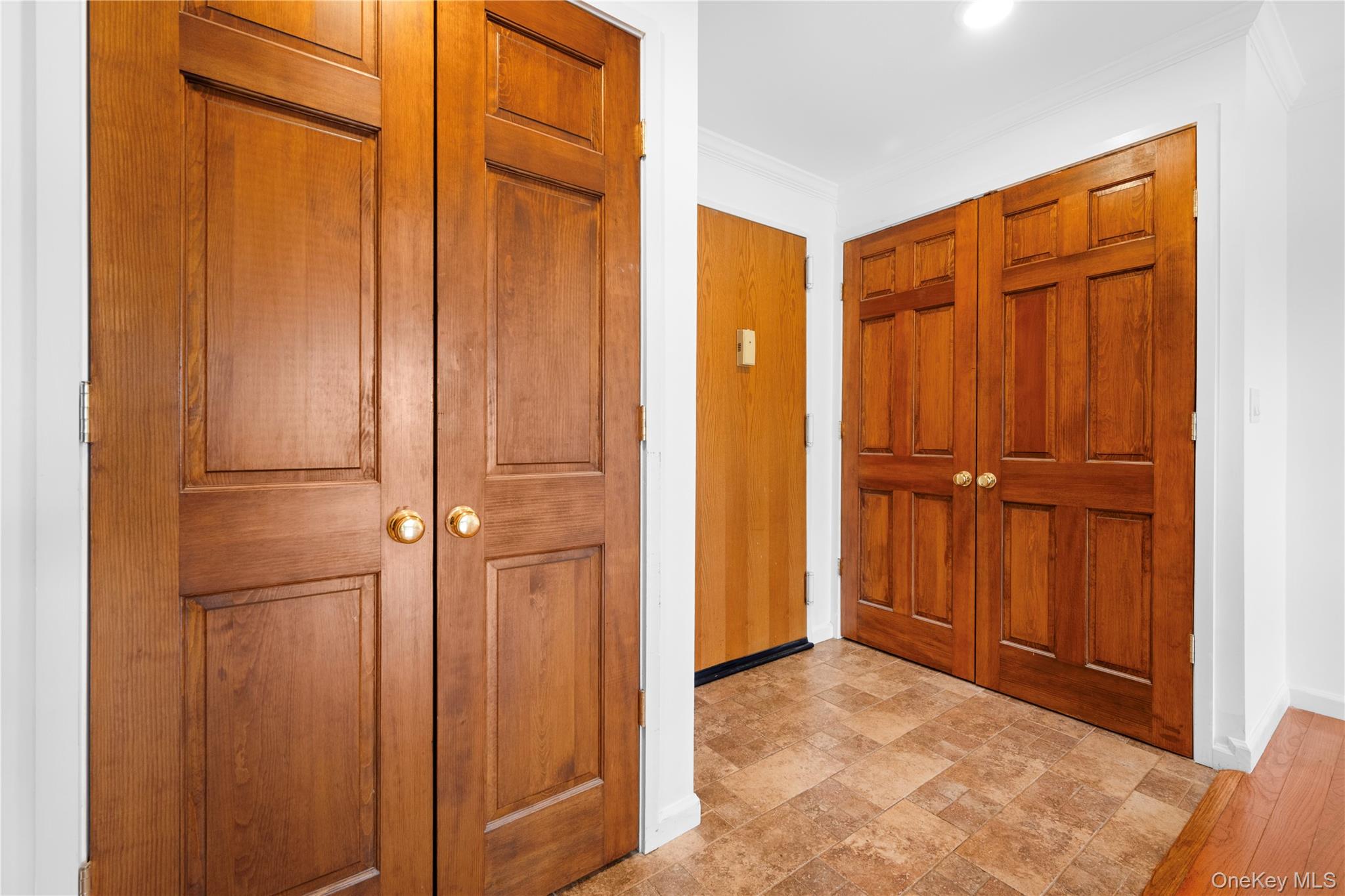 141 Great Neck Road, Unit 2G Great Neck, NY 11021 - Photo 7 of 38