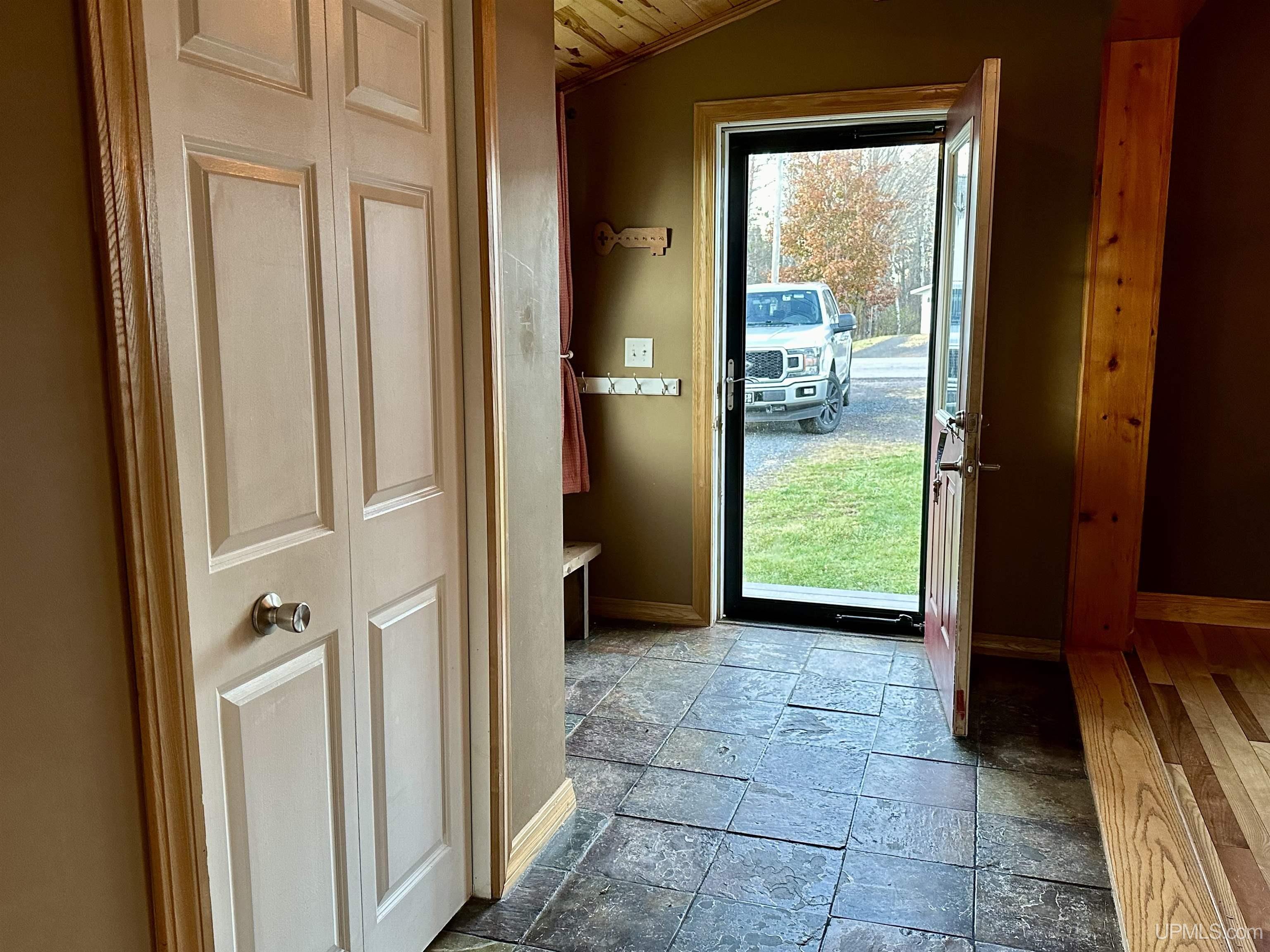 5281 Sunset Road Ironwood, MI 49938 - Photo 8 of 51