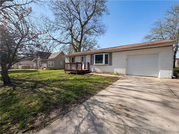 $230,000 | 410 B Street, Belton, MO 64012