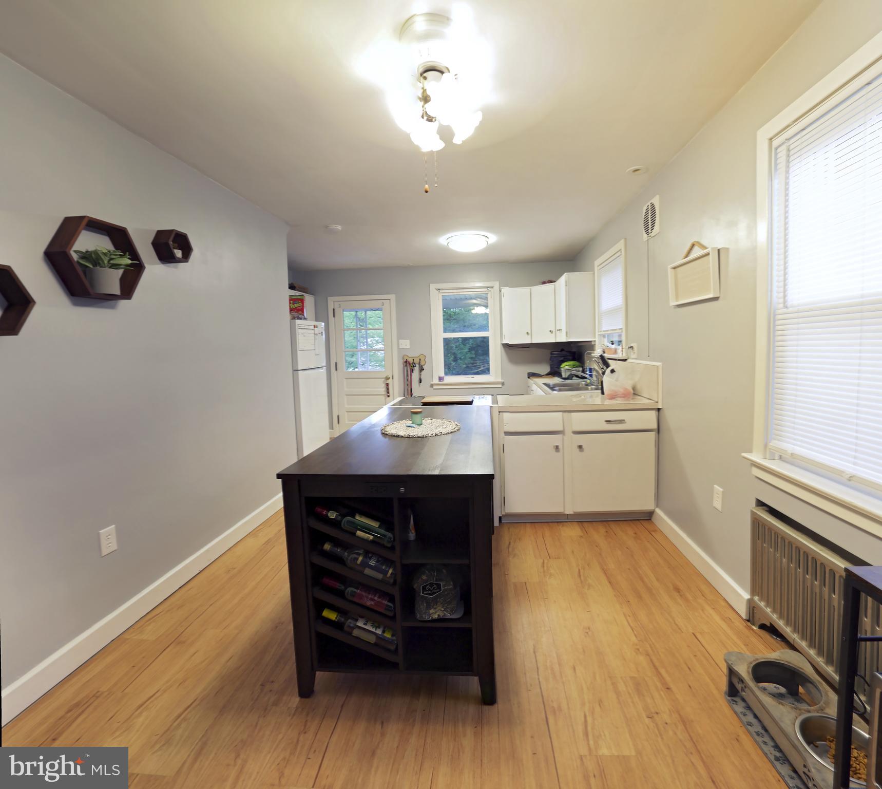 3950 Locust Grove Road Columbia, PA 17512 - Photo 18 of 30 Dining area and Kitchen