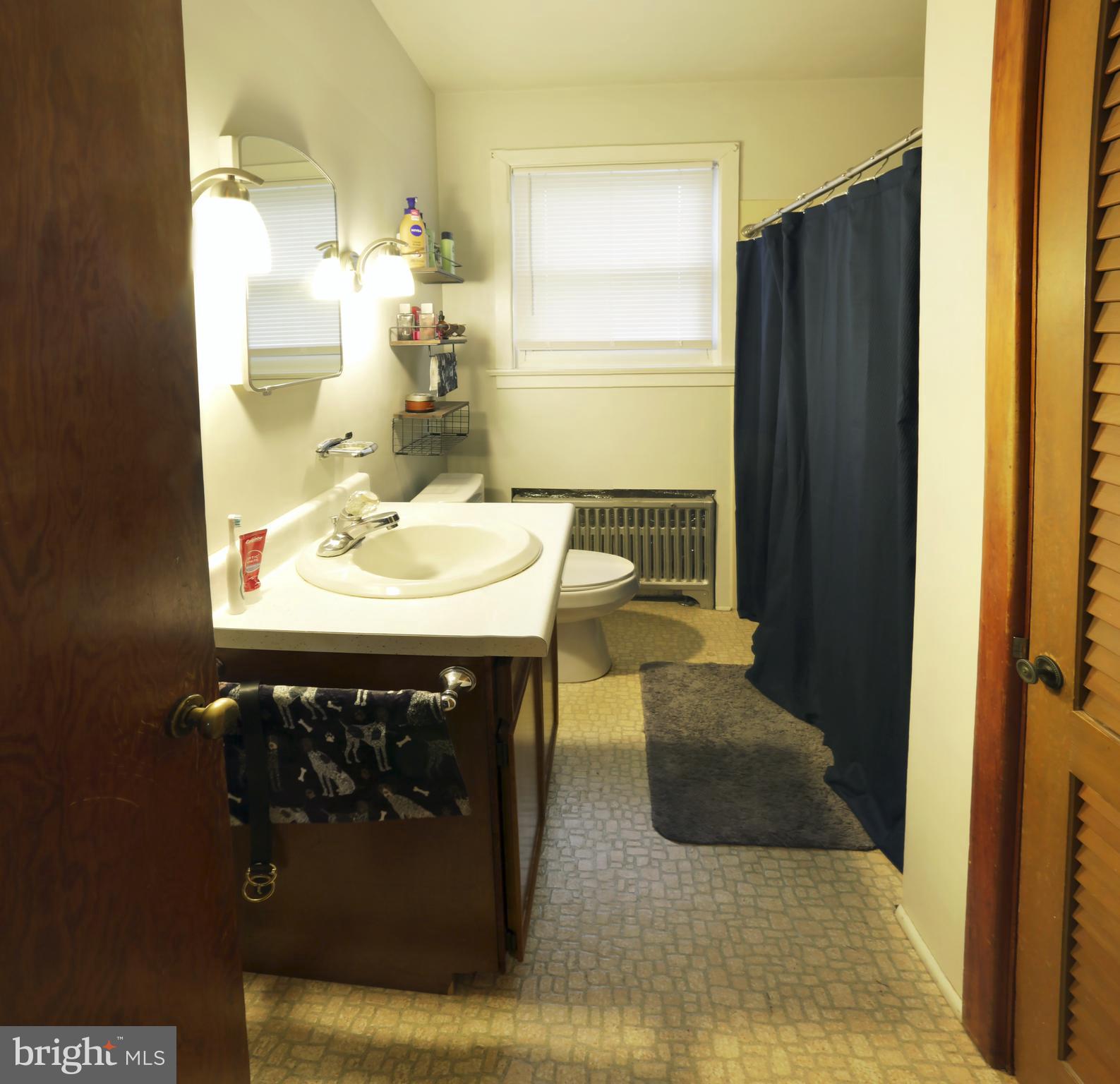 3950 Locust Grove Road Columbia, PA 17512 - Photo 22 of 30 Main bathroom