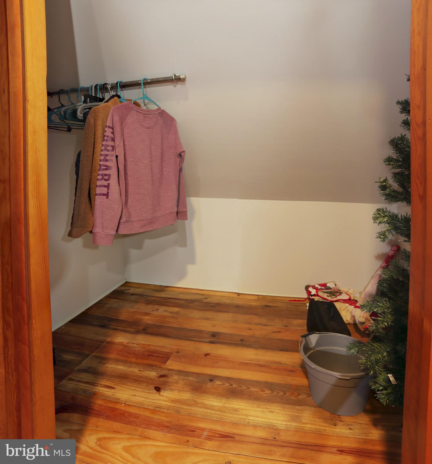 3950 Locust Grove Road Columbia, PA 17512 - Photo 25 of 30 Upper floor large room closet