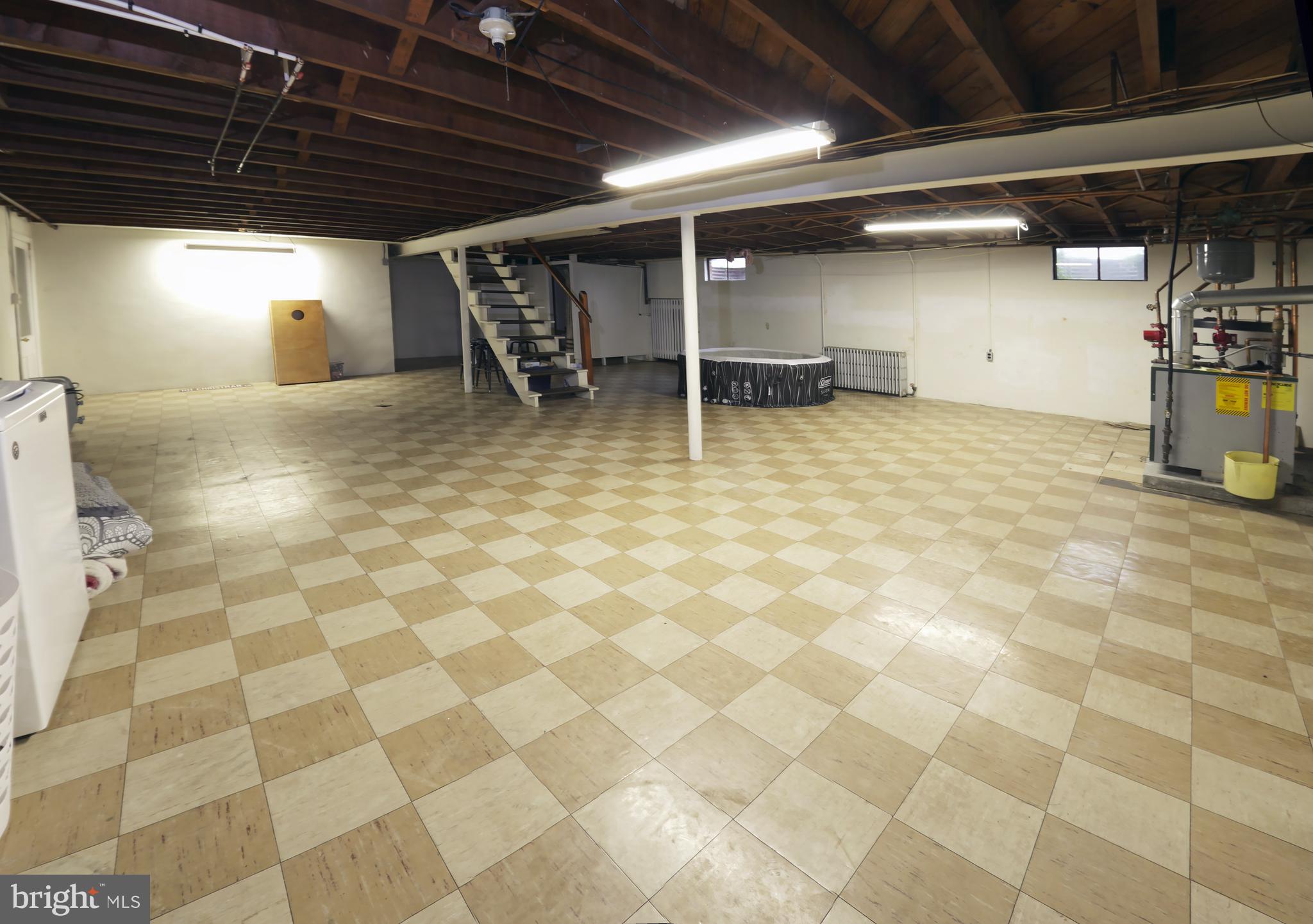 3950 Locust Grove Road Columbia, PA 17512 - Photo 27 of 30 Large clean basement