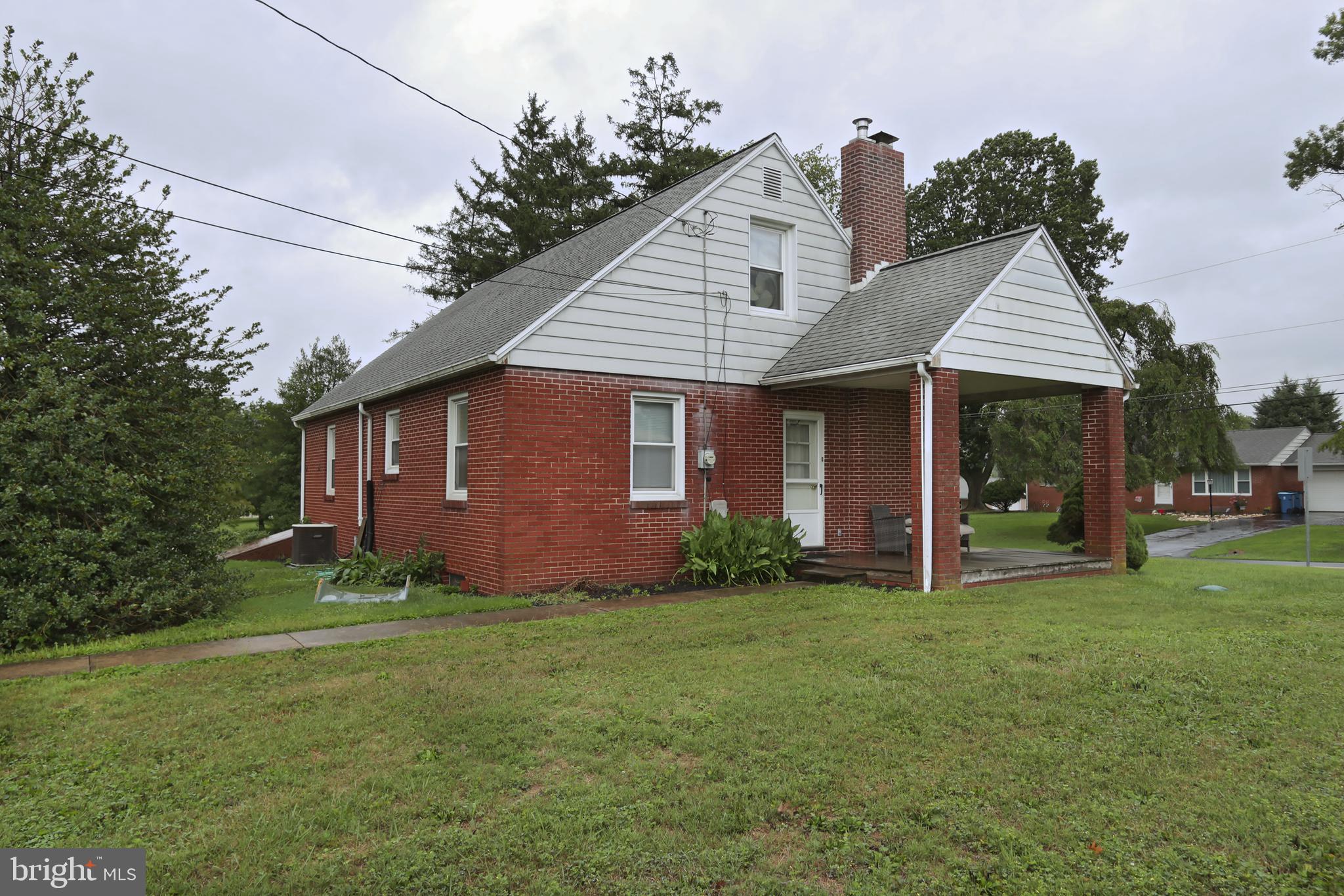 3950 Locust Grove Road Columbia, PA 17512 - Photo 3 of 30 Side of home