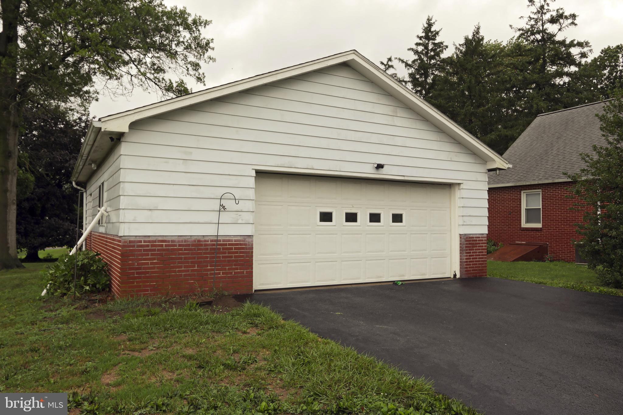 3950 Locust Grove Road Columbia, PA 17512 - Photo 5 of 30 Large 2+ car garage