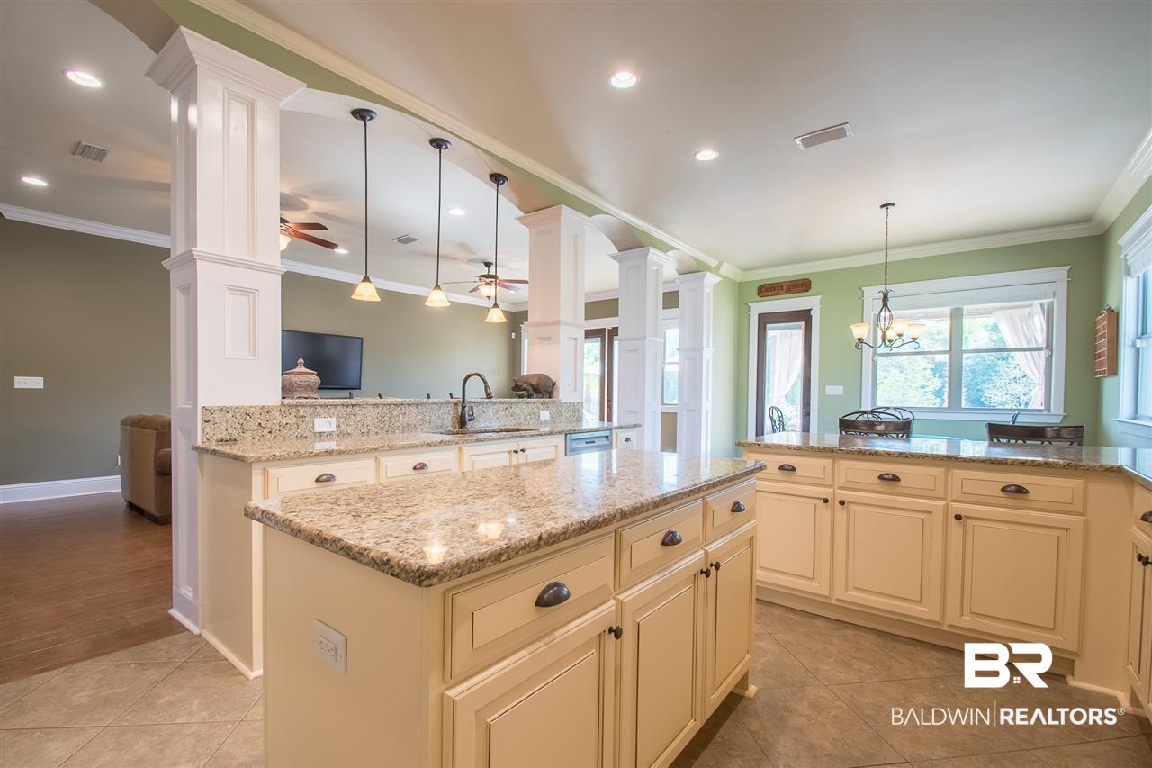 419 Surtees Street Fairhope, AL 36532 - Photo 19 of 49 Bosch Appliances