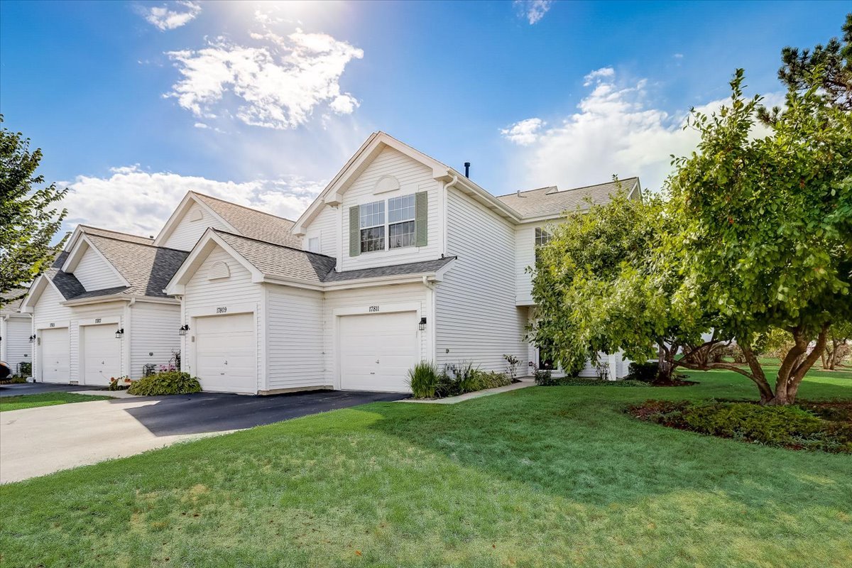 17811 Braewick Road Gurnee, IL 60031 - Photo 1 of 35