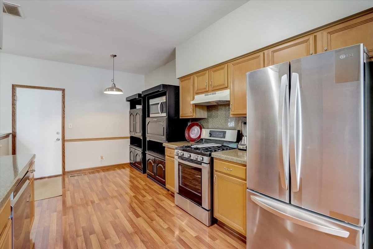 17811 Braewick Road Gurnee, IL 60031 - Photo 16 of 35
