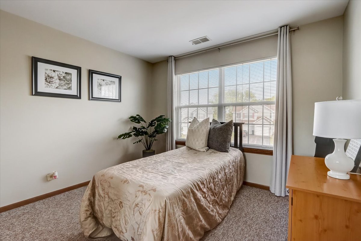 17811 Braewick Road Gurnee, IL 60031 - Photo 22 of 35