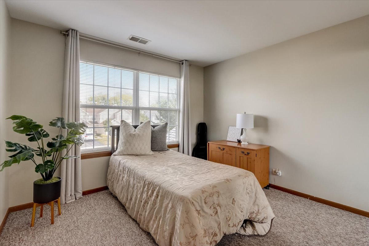 17811 Braewick Road Gurnee, IL 60031 - Photo 23 of 35