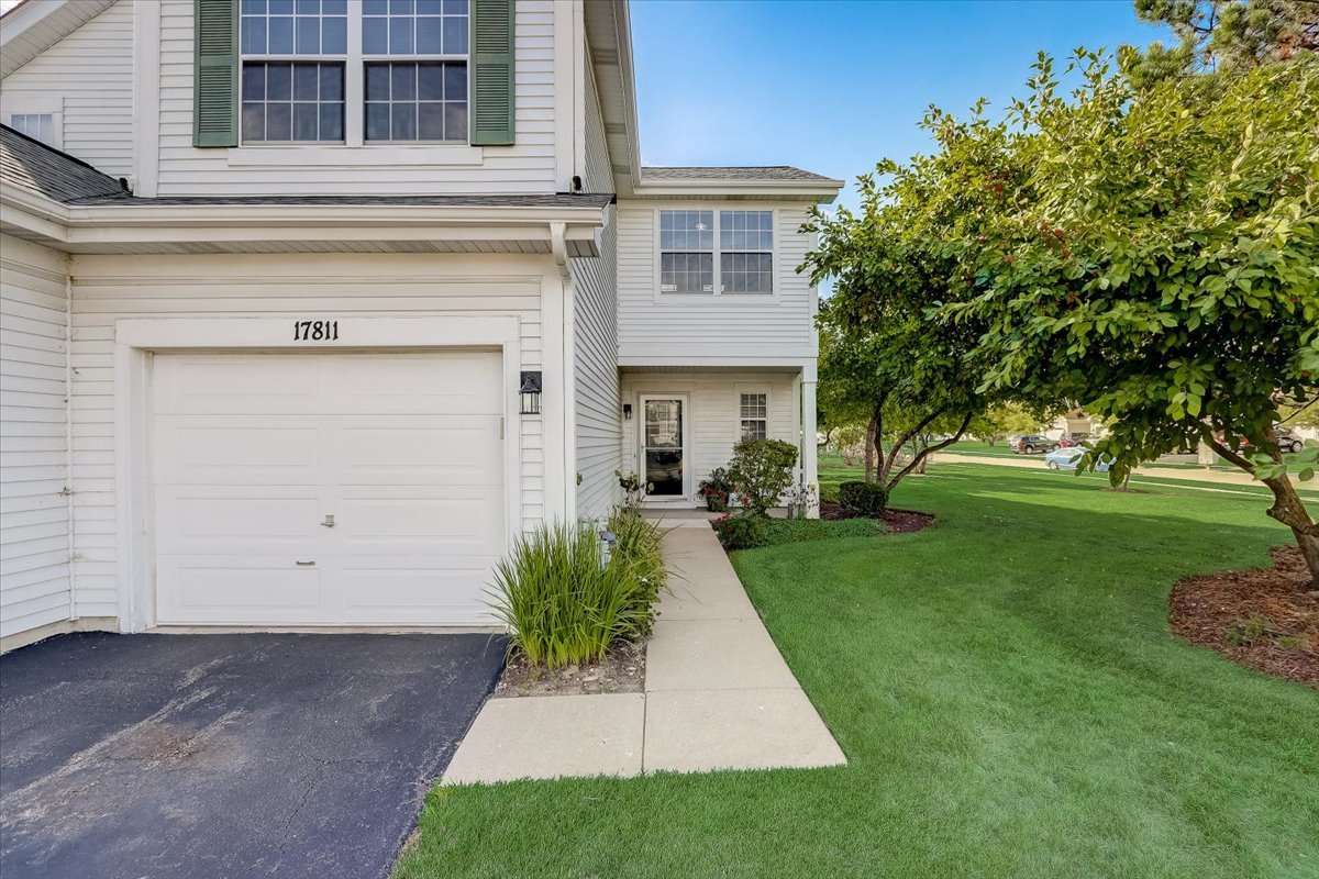 17811 Braewick Road Gurnee, IL 60031 - Photo 3 of 35
