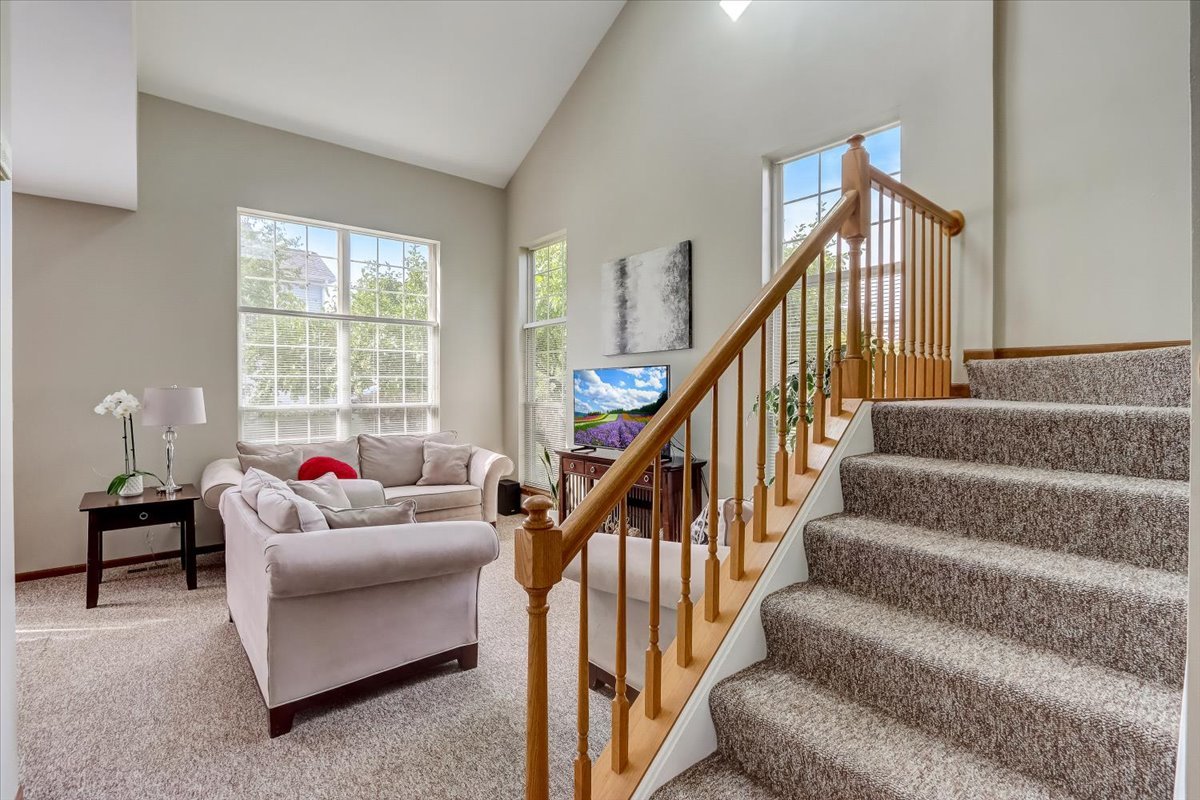 17811 Braewick Road Gurnee, IL 60031 - Photo 5 of 35