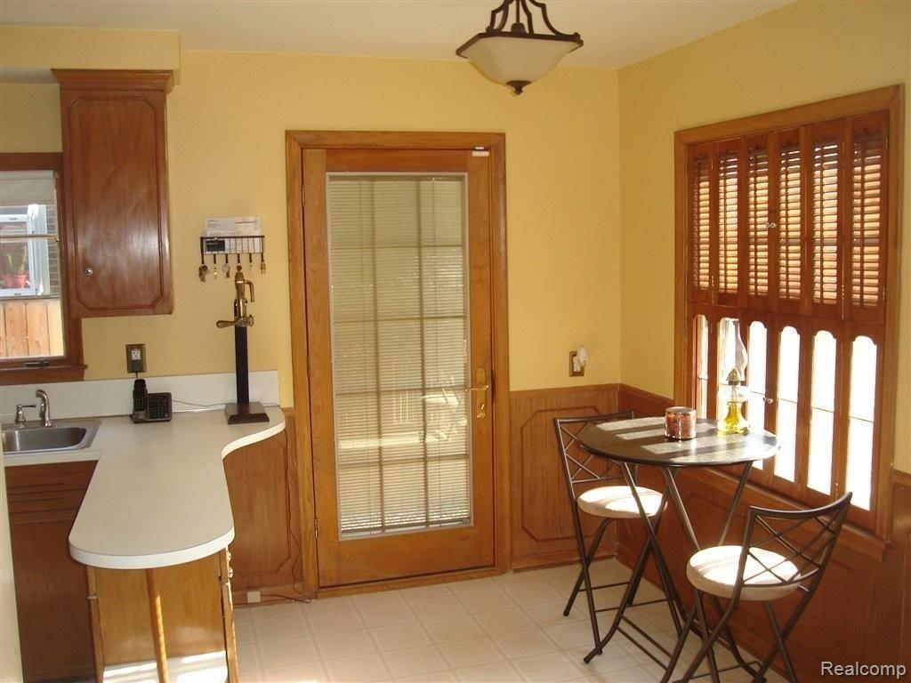 451 Maison Road Grosse Pointe, MI 48236 - Photo 16 of 27 Maison 451 023.JPG