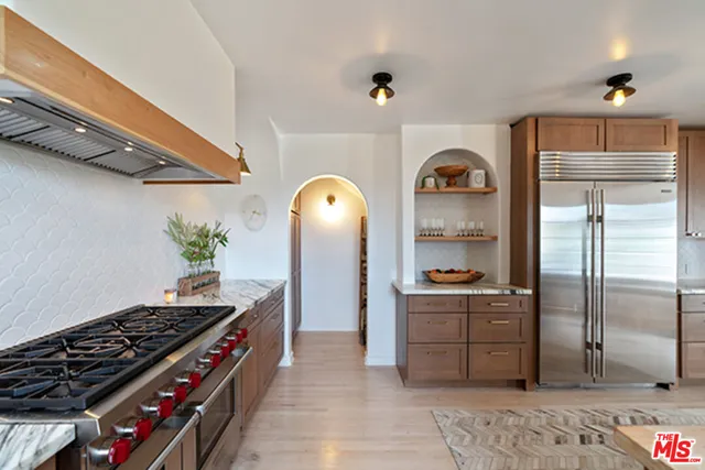 $18,000 | 6402 Ivarene Avenue, Los Angeles, CA 90068