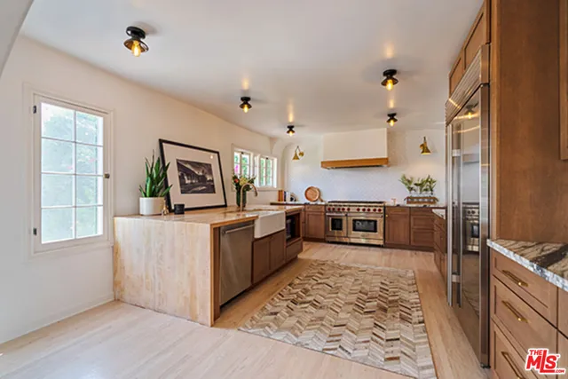 $18,000 | 6402 Ivarene Avenue, Los Angeles, CA 90068