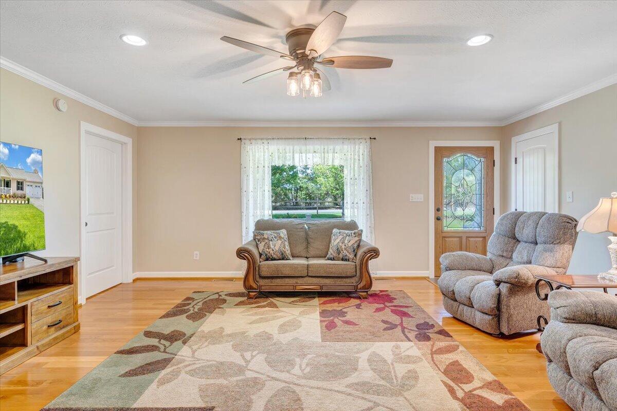 462 Gilford Road Wirtz, VA 24184 - Photo 7 of 53 Great Room