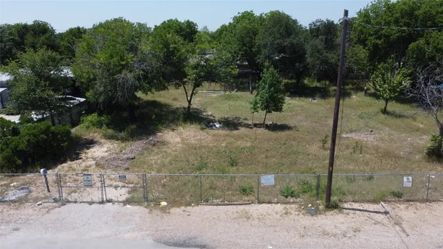 a view of a pathway of a yard