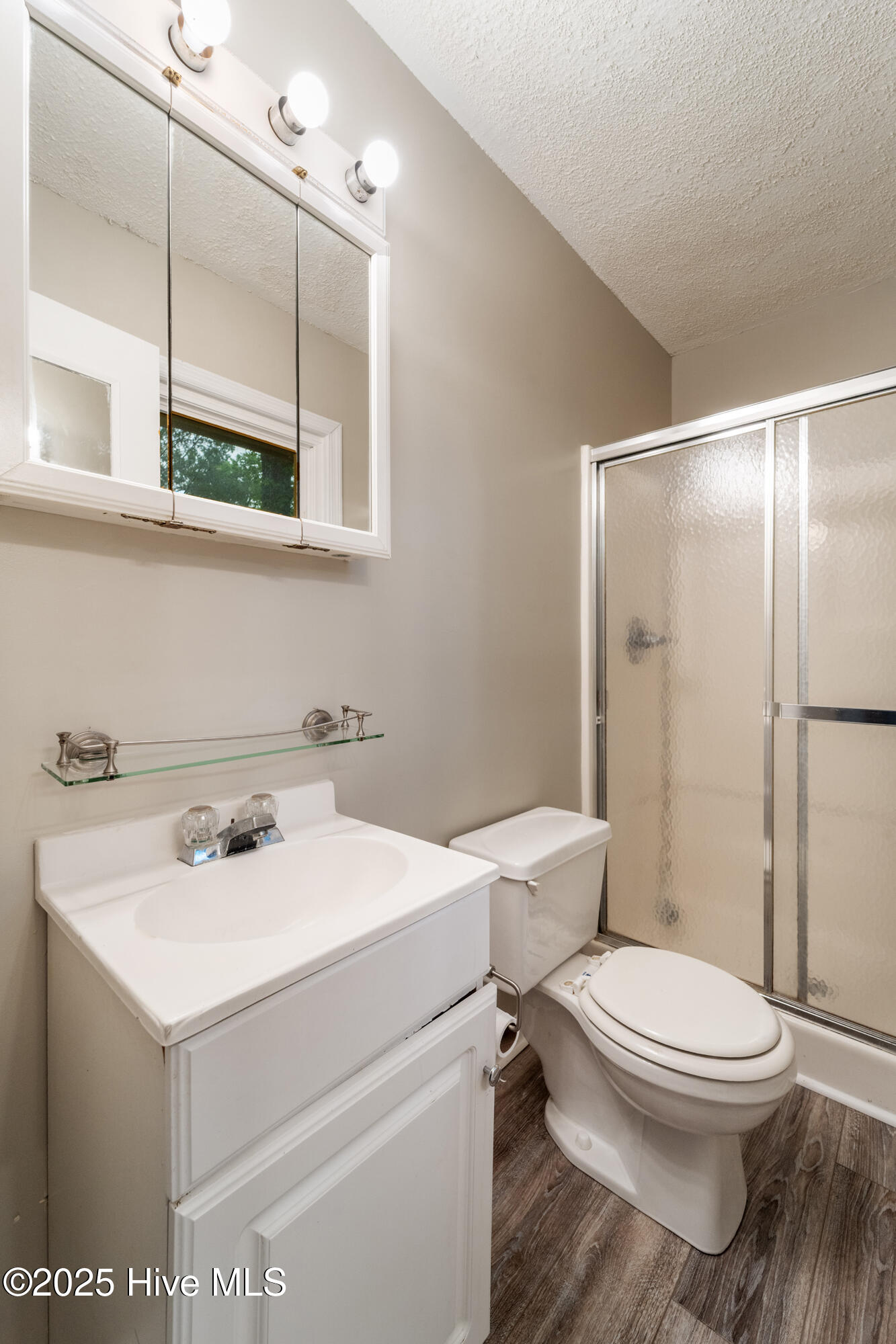 125 Linda Loop Jacksonville, NC 28546 - Photo 15 of 22 Primary Bathroom