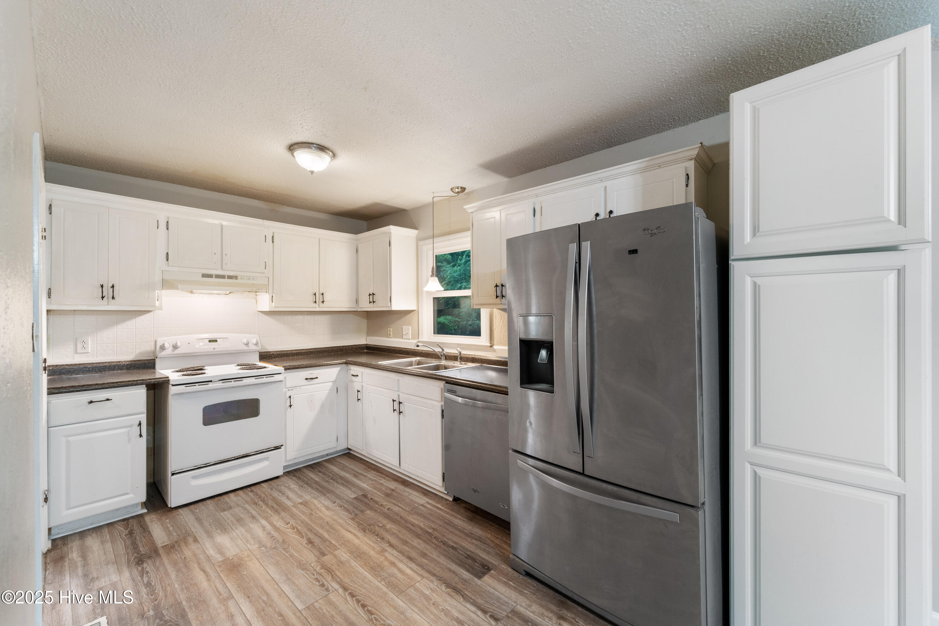 125 Linda Loop Jacksonville, NC 28546 - Photo 7 of 22 Kitchen
