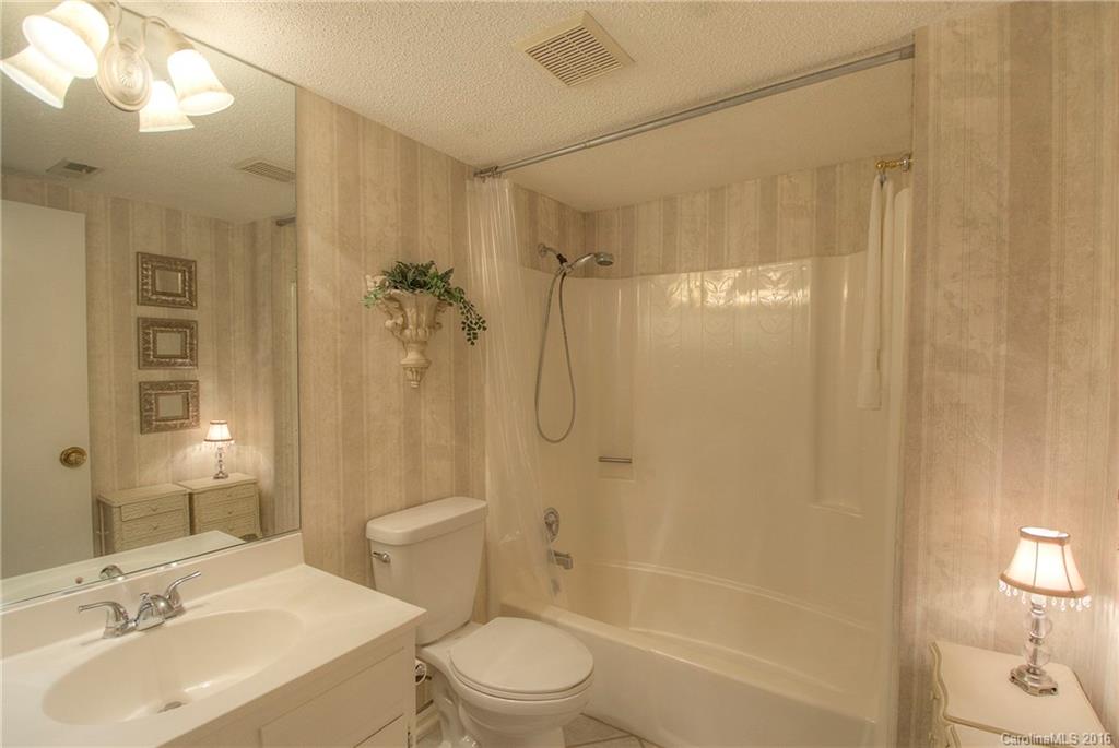 18 Tanglewood Road Lake Wylie, SC 29710 - Photo 11 of 21 Gallery Image 11