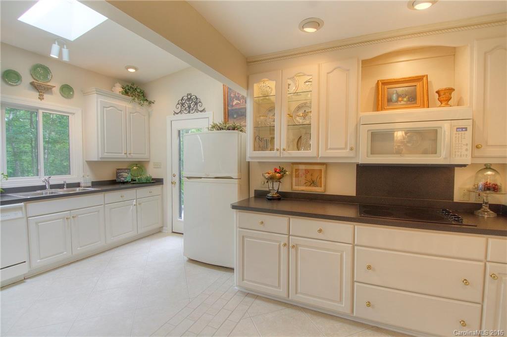 18 Tanglewood Road Lake Wylie, SC 29710 - Photo 7 of 21 Gallery Image 7