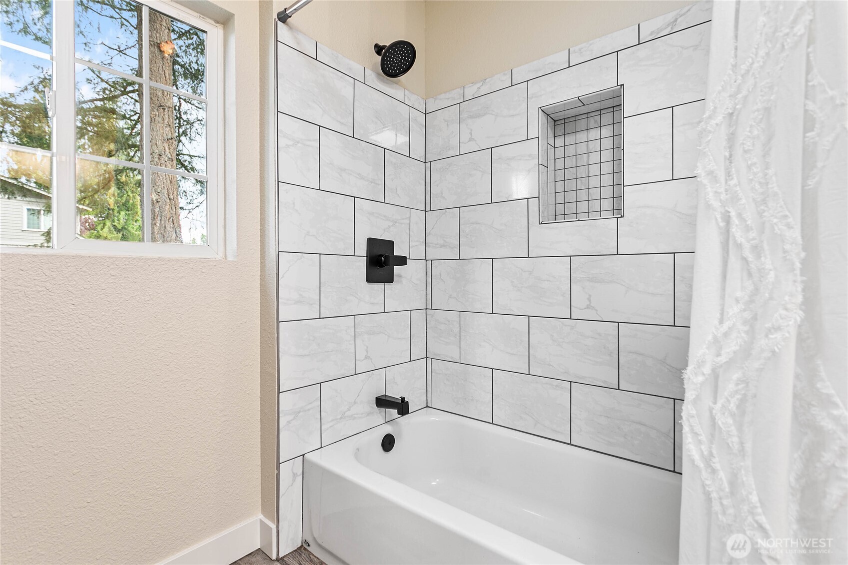 306 West Pole Road Lynden, WA 98264 - Photo 12 of 25 a bathroom with a bathtub and shower