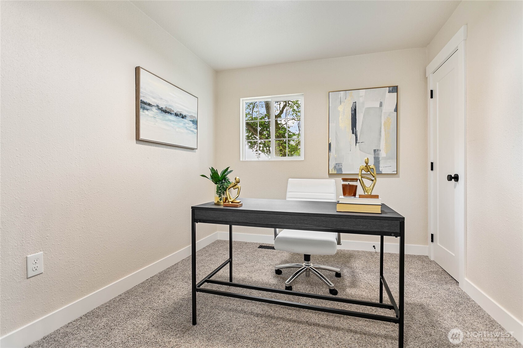 306 West Pole Road Lynden, WA 98264 - Photo 14 of 25 a view of bathroom with a table and chair