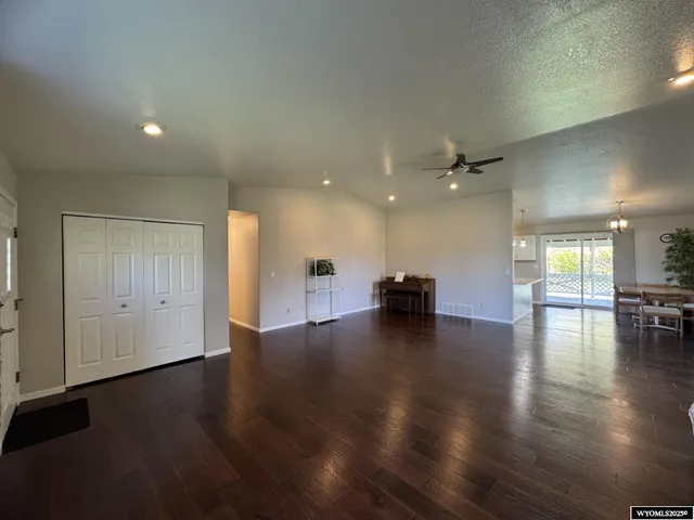 $425,000 | 280 Mt Arter Loop, Lander, WY 82520