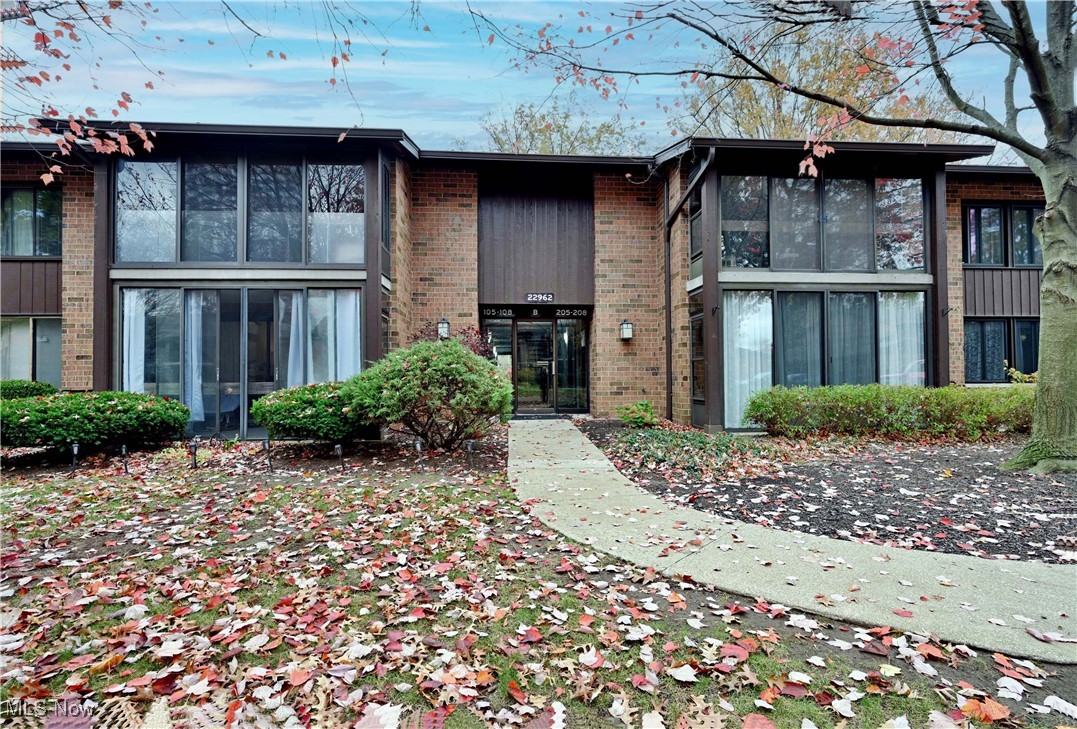 22962 Maple Ridge Road, Unit 105 North Olmsted, OH 44070 - Photo 1 of 29 Gallery Image 1