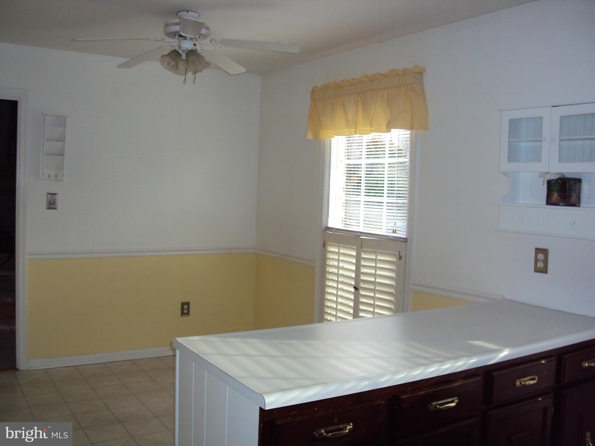 9322 Winbourne Road Burke, VA 22015 - Photo 8 of 24 Kitchen eating area