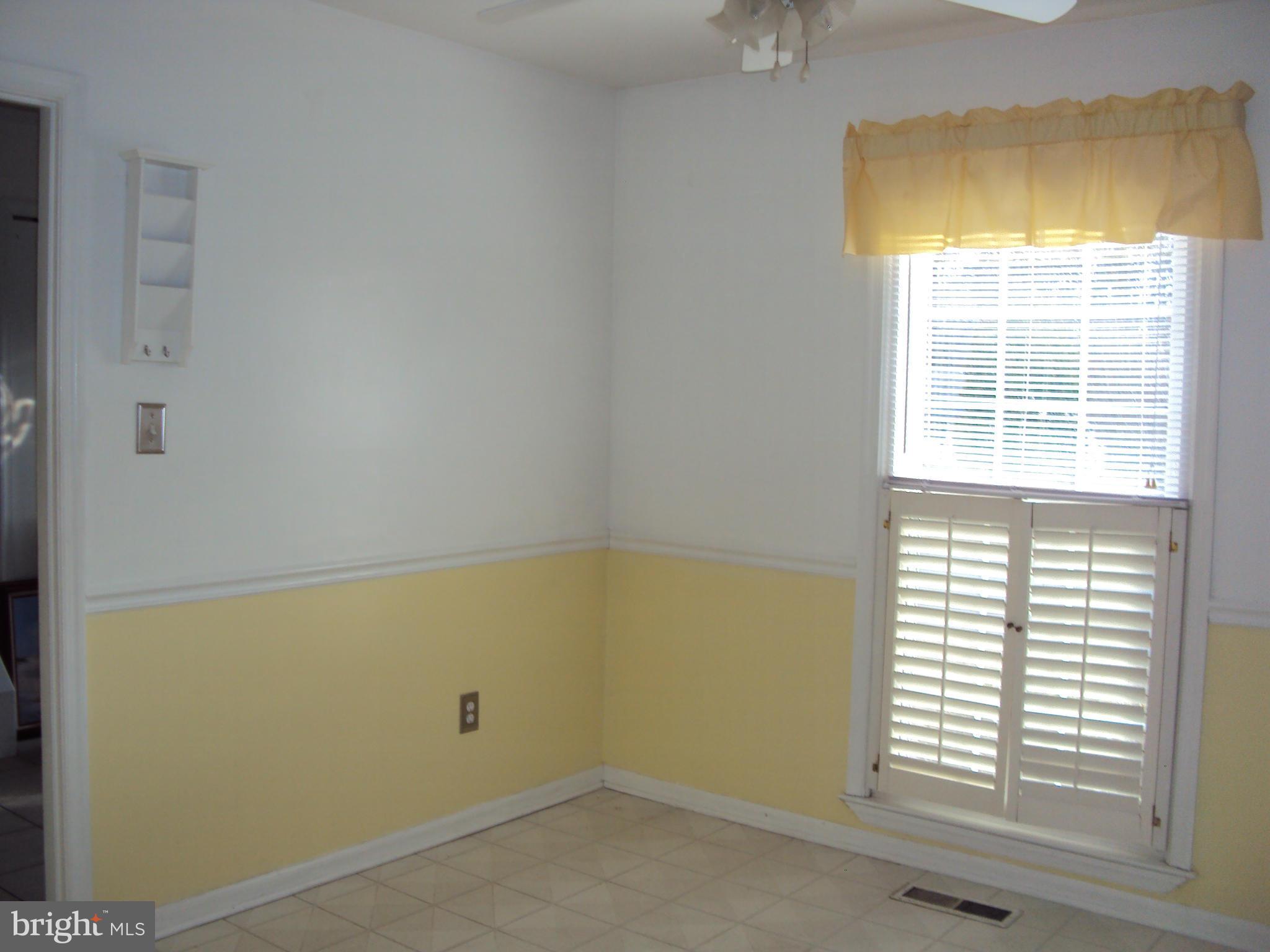 9322 Winbourne Road Burke, VA 22015 - Photo 9 of 24 Kitchen