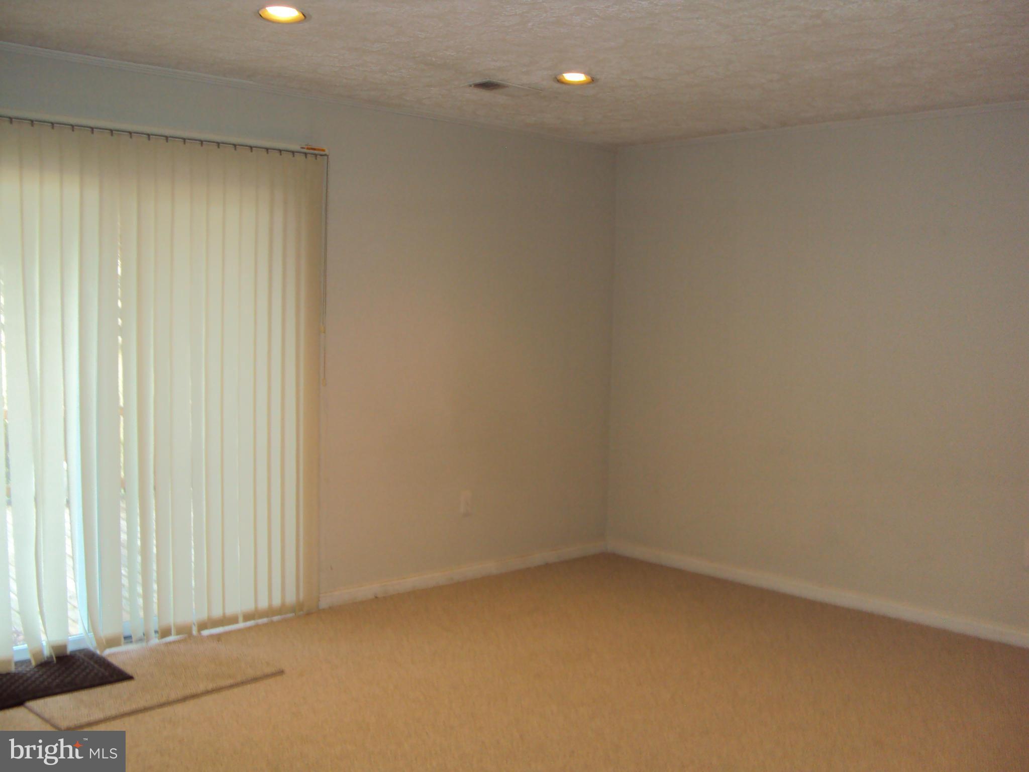9322 Winbourne Road Burke, VA 22015 - Photo 10 of 24 Family Room