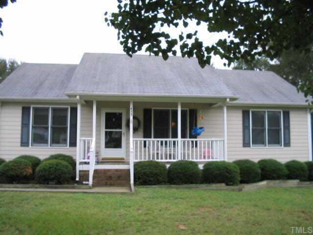 433 Plantation Road Clayton, NC 27520 - Photo 2 of 10 BEAUTILFUL RANCH ON 1.4 ACRES