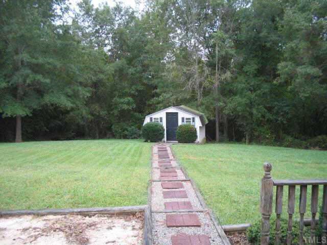 433 Plantation Road Clayton, NC 27520 - Photo 8 of 10 WHAT A FANTSTIC YARD!!!