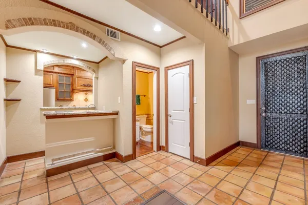 $2,850 | 516 South Post Oak Lane, Unit 18, Houston, TX 77056