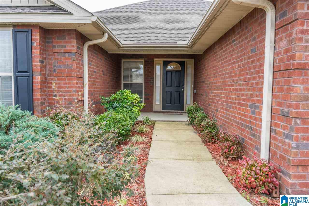 308 Stoney Trail Alabaster, AL 35114 - Photo 2 of 36